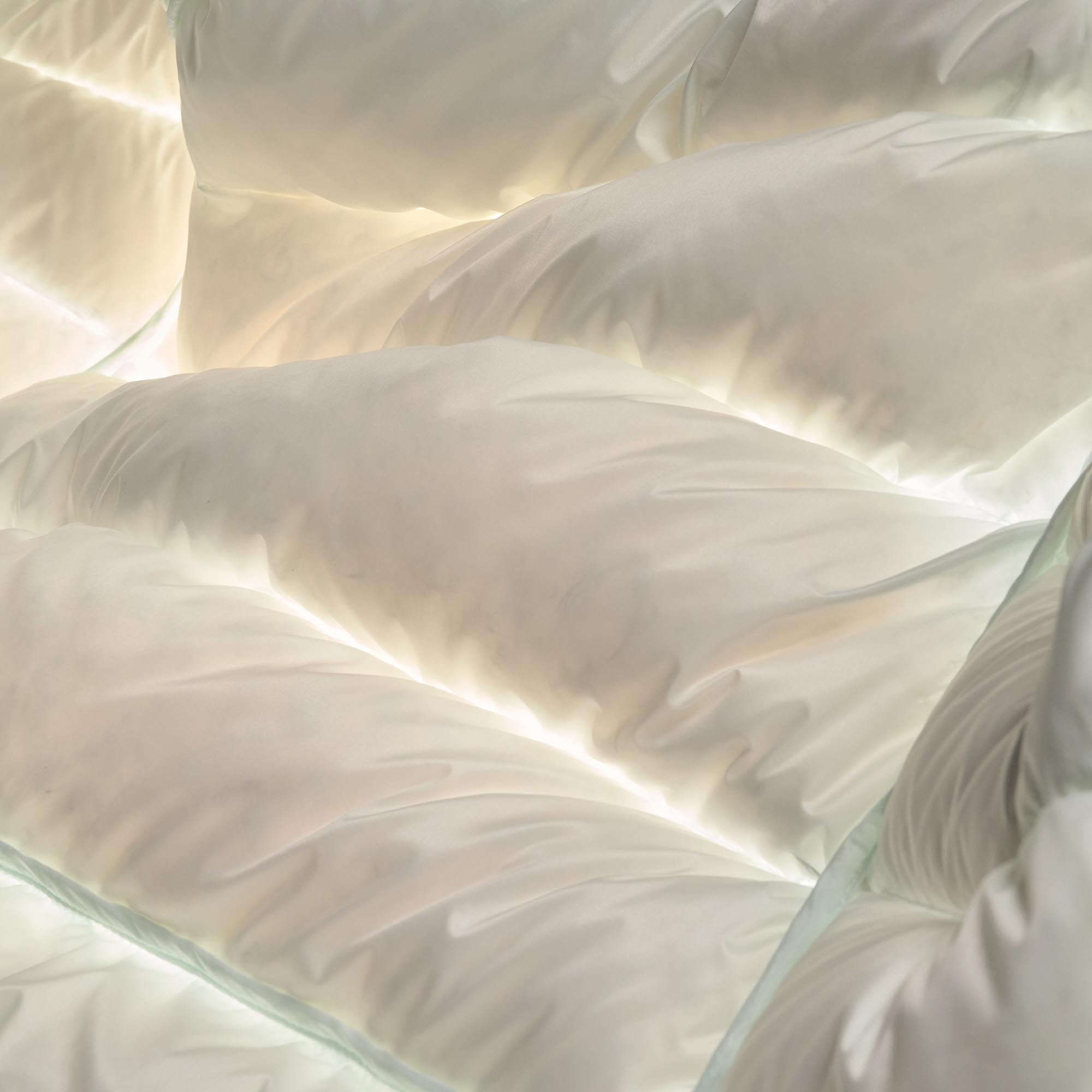 Montane Women's Kamen Hooded Down Jacket